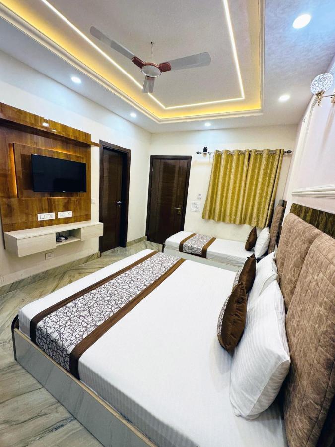 Hotel Samrat Residency 10 Mints Walking Distance Nizamuddin Railway Station New Delhi Exterior photo