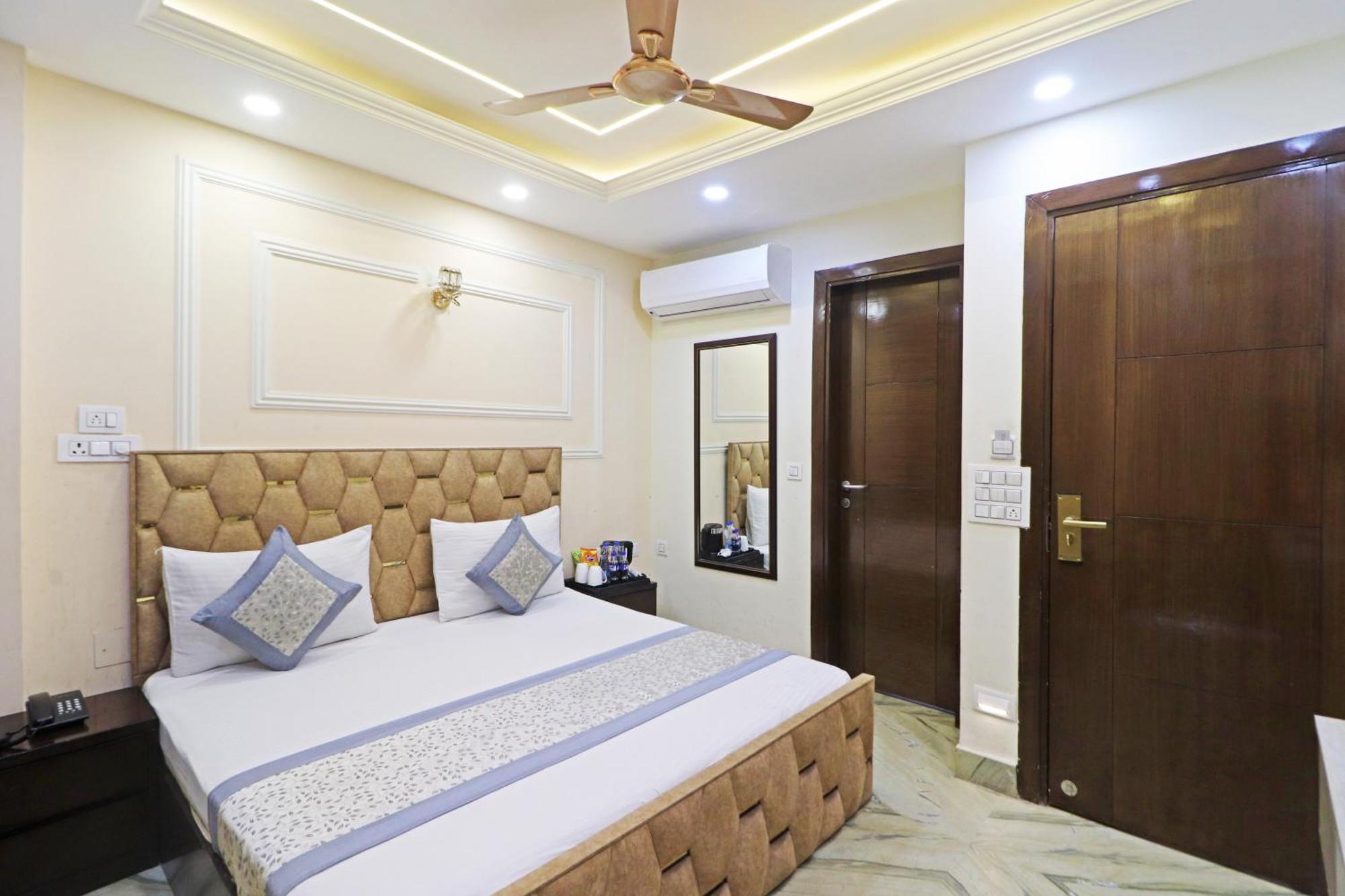 Hotel Samrat Residency 10 Mints Walking Distance Nizamuddin Railway Station New Delhi Exterior photo