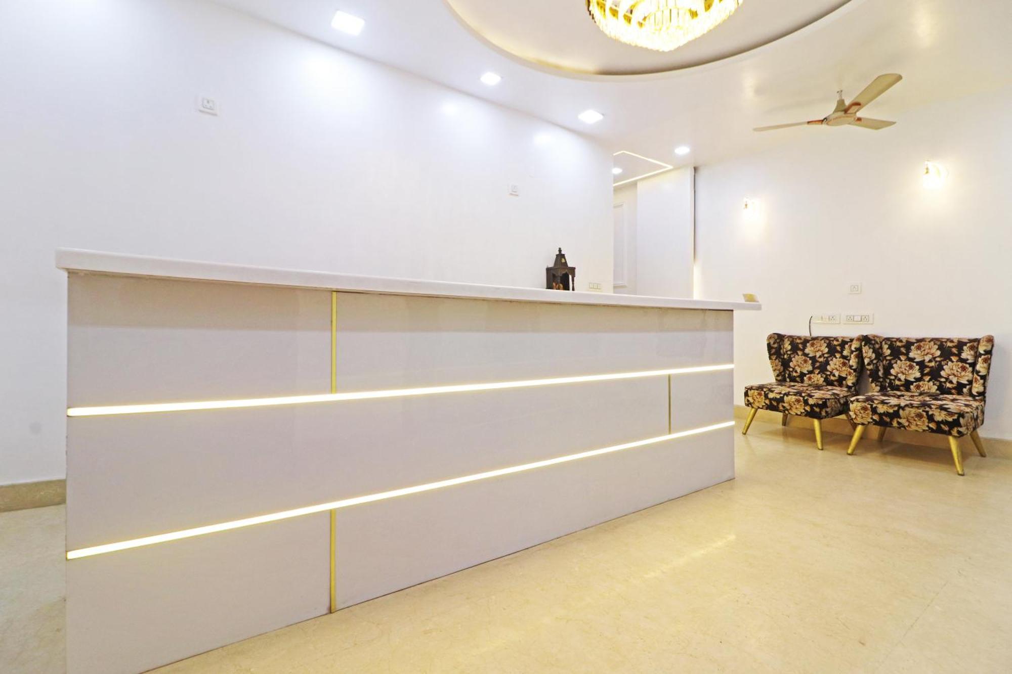 Hotel Samrat Residency 10 Mints Walking Distance Nizamuddin Railway Station New Delhi Exterior photo